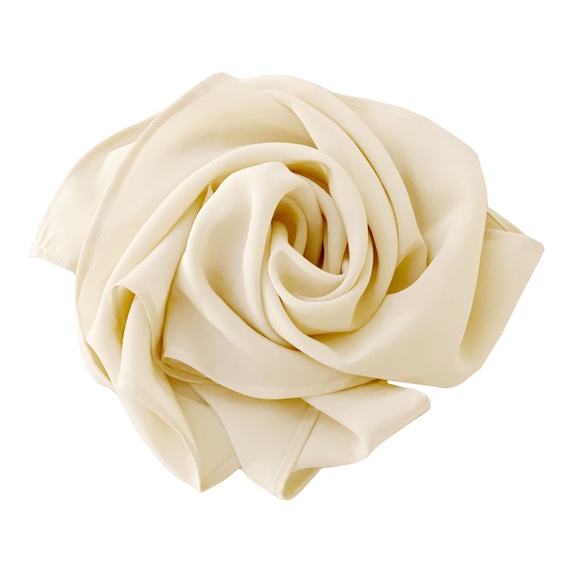 SILKLETTE Accessories - NWT SILKLETTE Crème de la Crème 100% Fine Silk Kerchief Scarf CREME